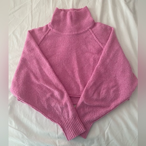Urban Outfitters Kyla cropped turtleneck sweater - Picture 1 of 8
